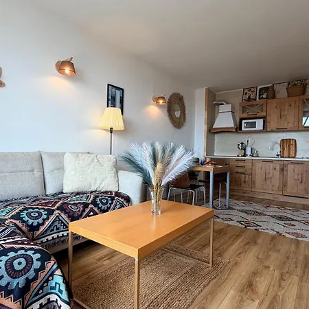 G404 - - Beachfront Apartman *